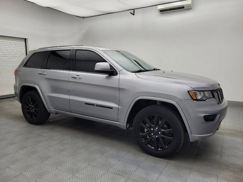 Used 2021 Jeep Grand Cherokee Laredo X RWD image 11