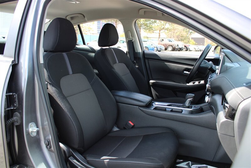 Used 2024 Nissan Sentra SV FWD image 25