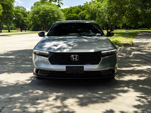 Used 2024 Honda Accord Sport image 3