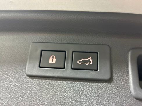 Used 2022 Subaru Forester Touring AWD/4WD image 31