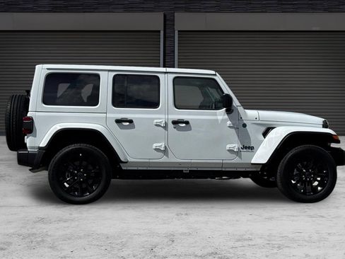 Used 2025 Jeep Wrangler Unlimited Sahara w/ Safety Group image 3