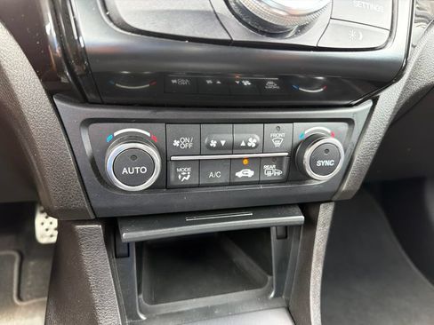 Used 2019 Acura ILX FWD image 13