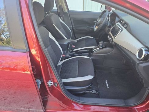 Used 2021 Nissan Versa SV image 16