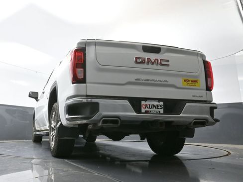 Used 2022 GMC Sierra 1500 SLE image 32