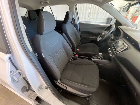 Used 2022 Nissan Kicks S FWD image 23