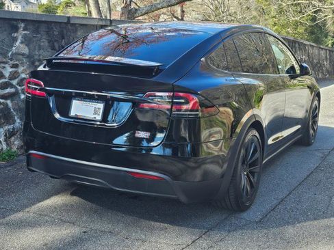 Used 2023 Tesla Model X Plaid image 11