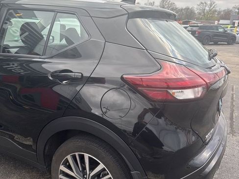 Used 2024 Nissan Kicks SV image 11