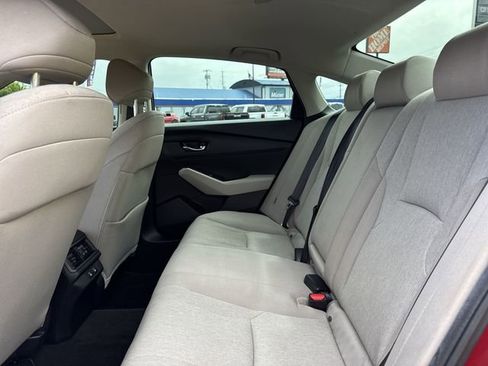 Used 2025 Honda Accord SE image 11