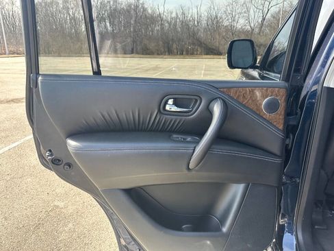 Used 2017 INFINITI QX80 4WD w/ Driver Assistance Package image 13
