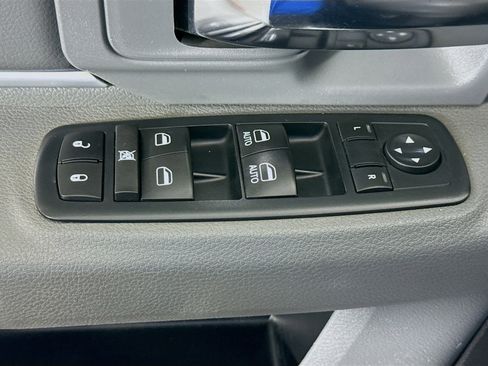 Used 2017 RAM 1500 Classic SLT AWD/4WD image 22