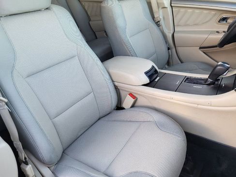 Used 2014 Ford Taurus SEL w/ Equipment Group 201A image 18