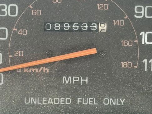 Used 1988 Toyota Pickup 4x4 Regular Cab image 3