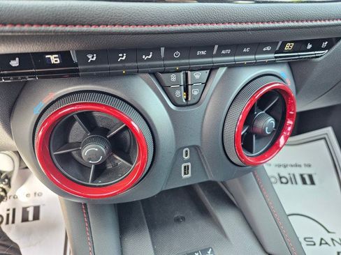 Used 2022 Chevrolet Blazer RS w/ Enhanced Convenience Package image 34