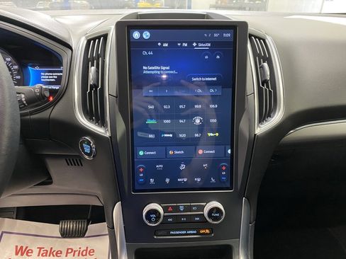 Used 2023 Ford Edge Titanium image 31