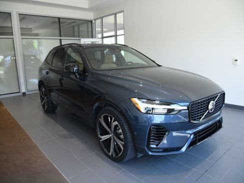 Used 2024 Volvo XC60 T8 Ultimate w/ Protection Package Premier AWD/4WD image 4