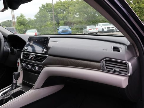 Used 2018 Honda Accord EX-L image 9