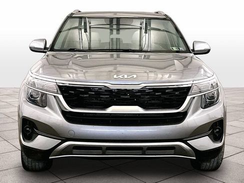 Used 2023 Kia Seltos EX AWD/4WD image 3