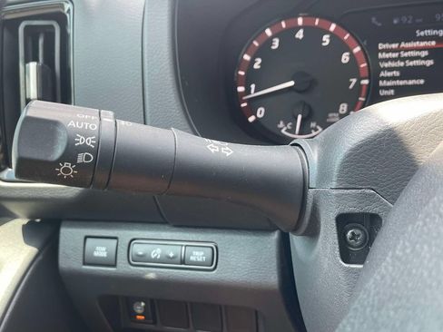 Used 2025 Nissan Frontier 4x4 Crew Cab image 24