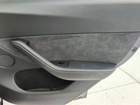 Used 2025 Tesla Model Y Long Range image 26