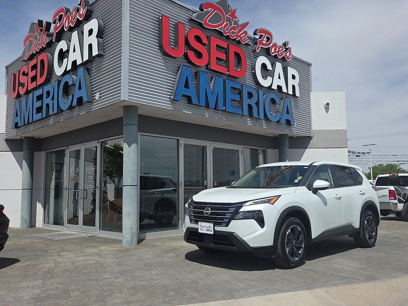 Used 2025 Nissan Rogue SV AWD/4WD image 1