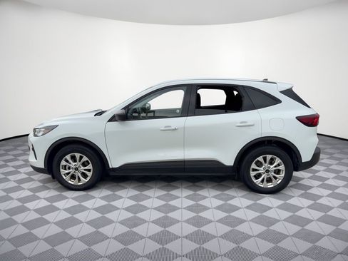 Used 2025 Ford Escape Active FWD image 2