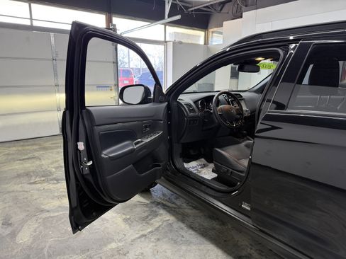 Used 2023 Mitsubishi Outlander Sport GT image 9