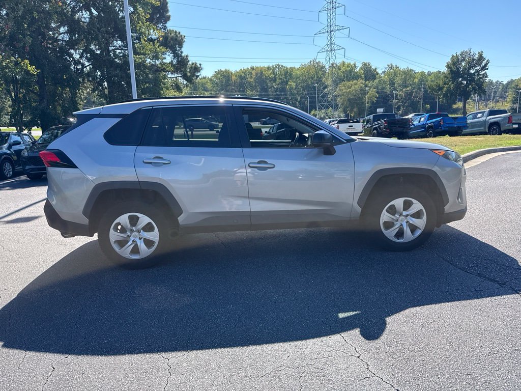 Used 2021 Toyota RAV4 LE FWD image 6