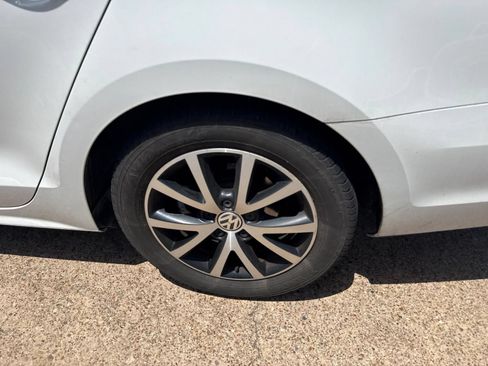 Used 2017 Volkswagen Jetta SE FWD image 10