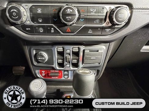 Used 2024 Jeep Wrangler Unlimited Rubicon AWD/4WD image 21