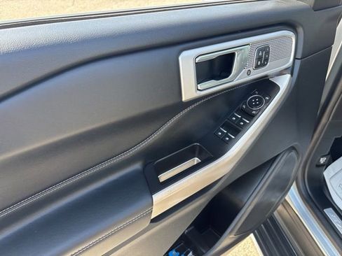 Certified 2022 Ford Explorer Limited w/ Equipment Group 301A image 11