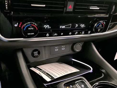 New 2025 Nissan Rogue SL image 78