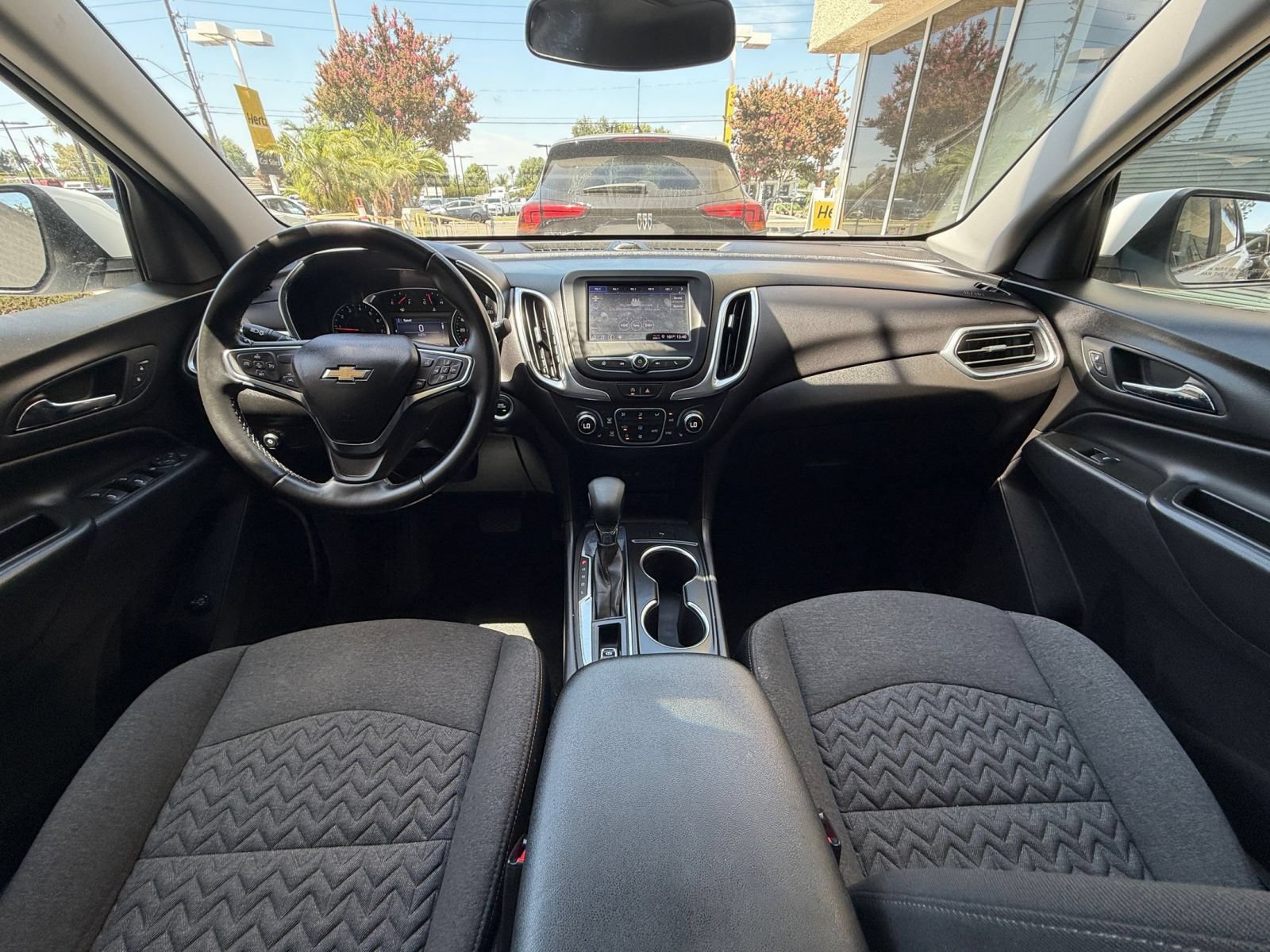 Used 2024 Chevrolet Equinox LT FWD image 33