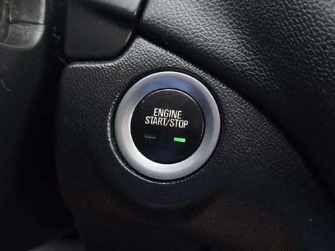 Used 2019 Chevrolet Equinox LT FWD image 18