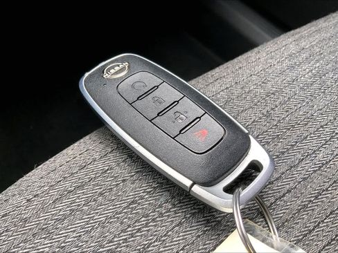 Used 2023 Nissan Rogue SV AWD/4WD image 15