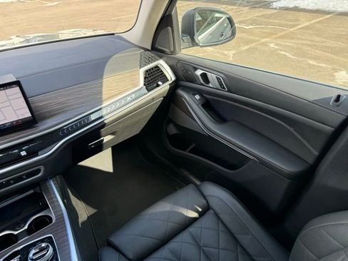 Used 2024 BMW X7 xDrive40i w/ Executive Package image 35