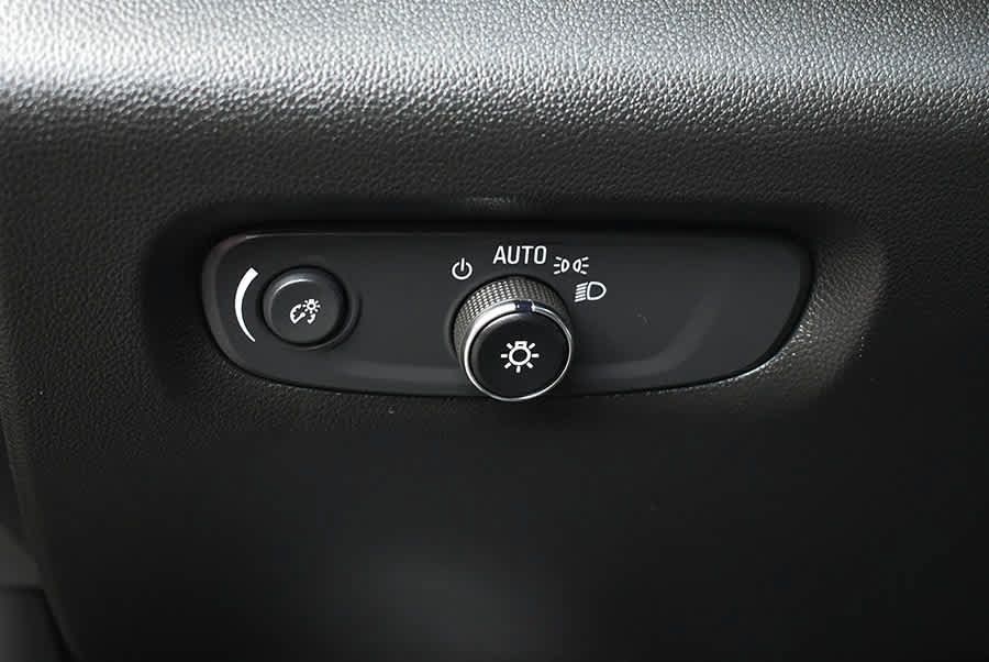 Used 2023 Chevrolet Traverse LT AWD/4WD image 24