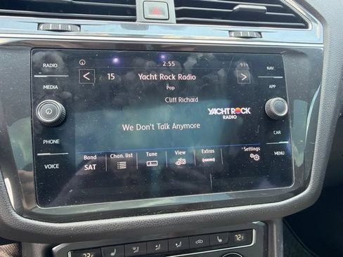 Used 2019 Volkswagen Tiguan SEL FWD image 9