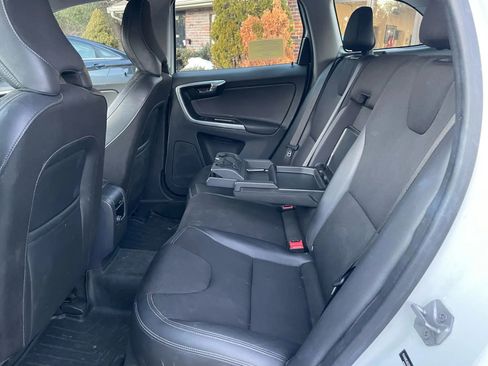 Used 2016 Volvo XC60 T5 image 41