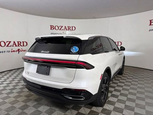Certified 2024 Lincoln Nautilus Premier AWD/4WD image 8