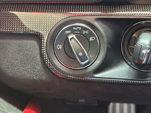 Certified 2018 Porsche 911 GT2 RS RWD image 32