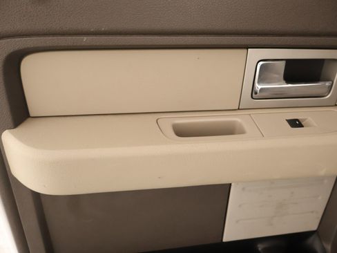 Used 2010 Ford F150 XLT image 13