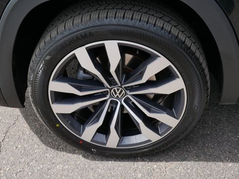 Certified 2022 Volkswagen Atlas SEL Premium AWD/4WD image 15