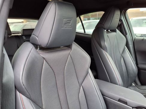 Used 2019 Lexus UX 200 F Sport w/ F Sport Premium Package FWD image 12