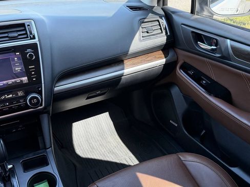 Used 2019 Subaru Outback 2.5i Touring w/ Popular Package #3A AWD/4WD image 16