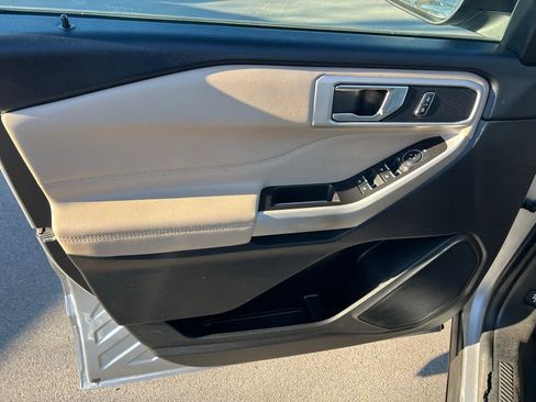 Used 2022 Ford Explorer XLT w/ Class IV Trailer Tow Package image 15