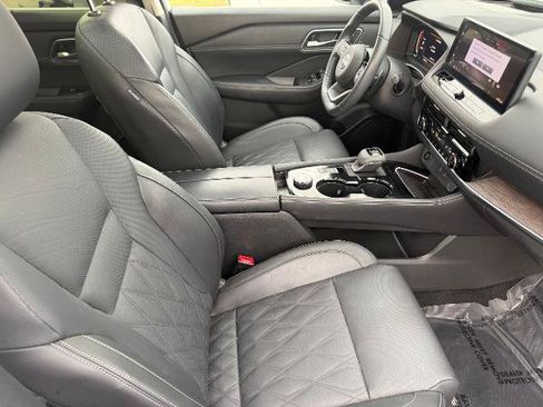 Used 2024 Nissan Rogue Platinum w/ Platinum Premium Package AWD/4WD image 13