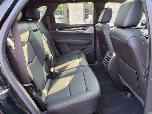 Used 2023 Cadillac XT5 Premium Luxury w/ Technology Package AWD/4WD image 40