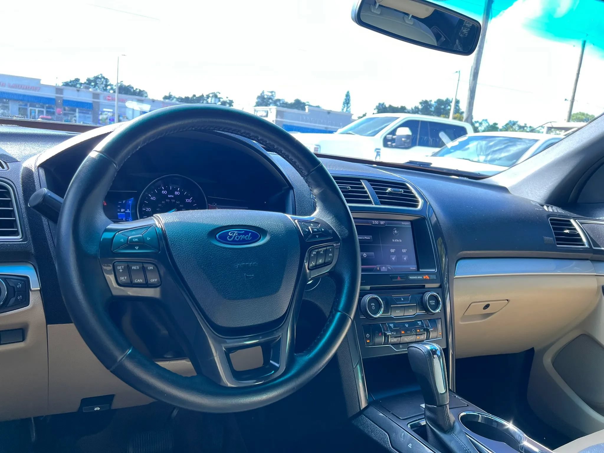 Used 2016 Ford Explorer XLT w/ Equipment Group 202A FWD image 13