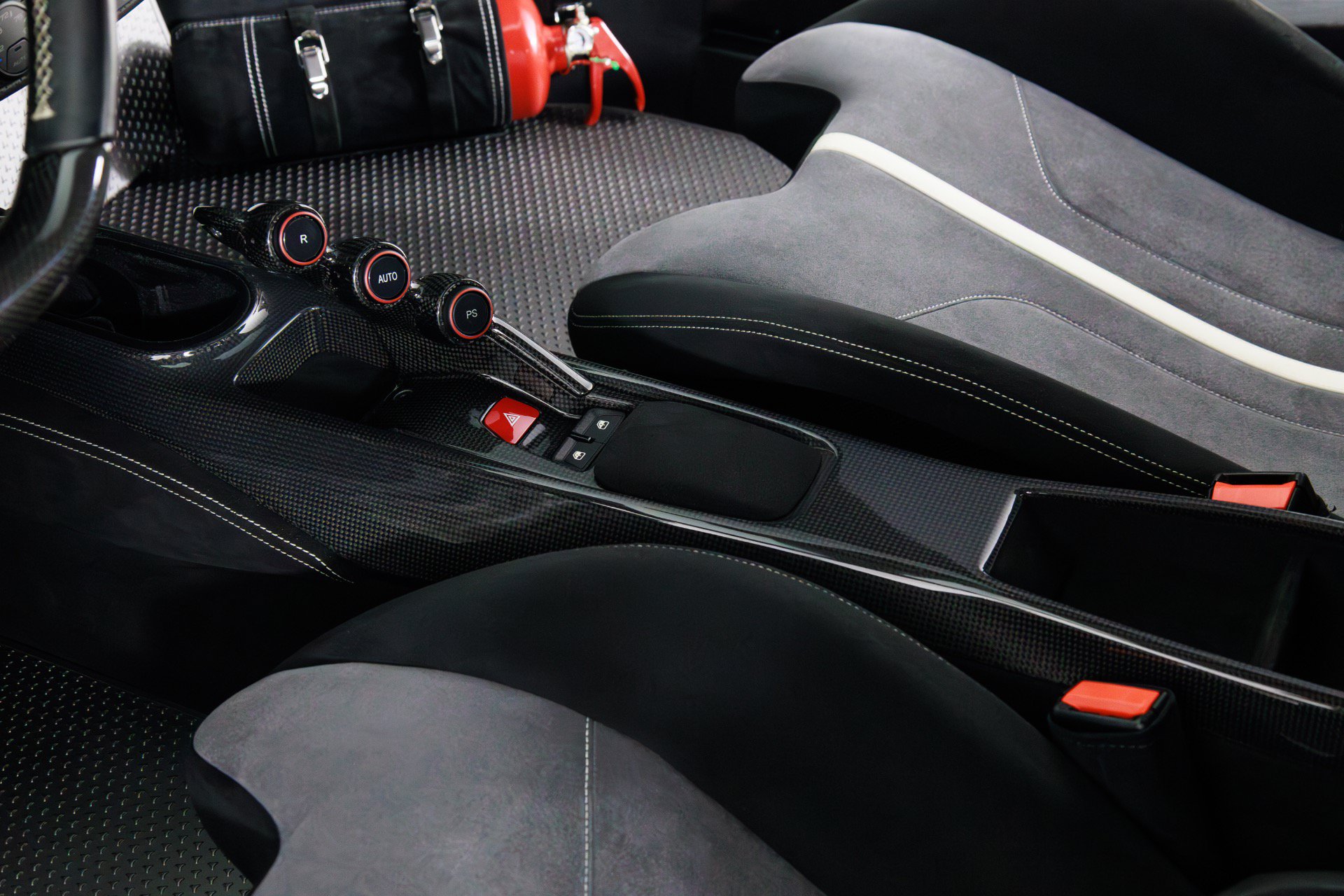 Used 2020 Ferrari 488 Pista Coupe RWD image 21