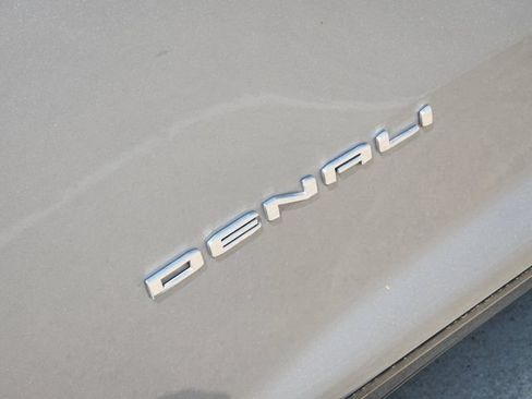 Used 2024 GMC Acadia Denali w/ Super Cruise Package FWD image 12